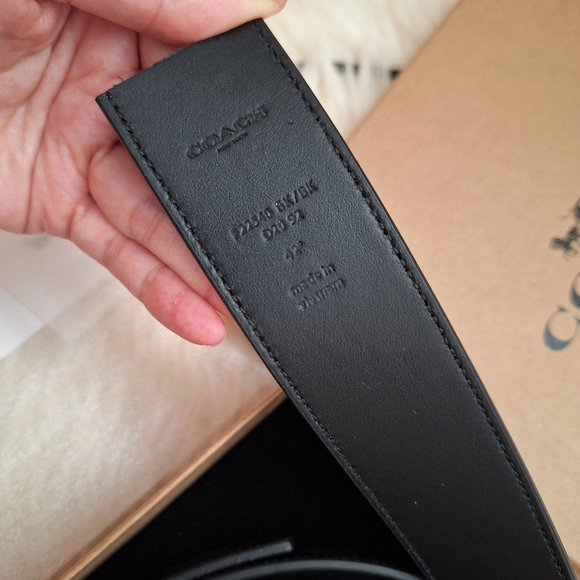 Coach men's Boxed Harness Plaque Reversible Belt In Signature Canvas NEW - Picture 4 of 7